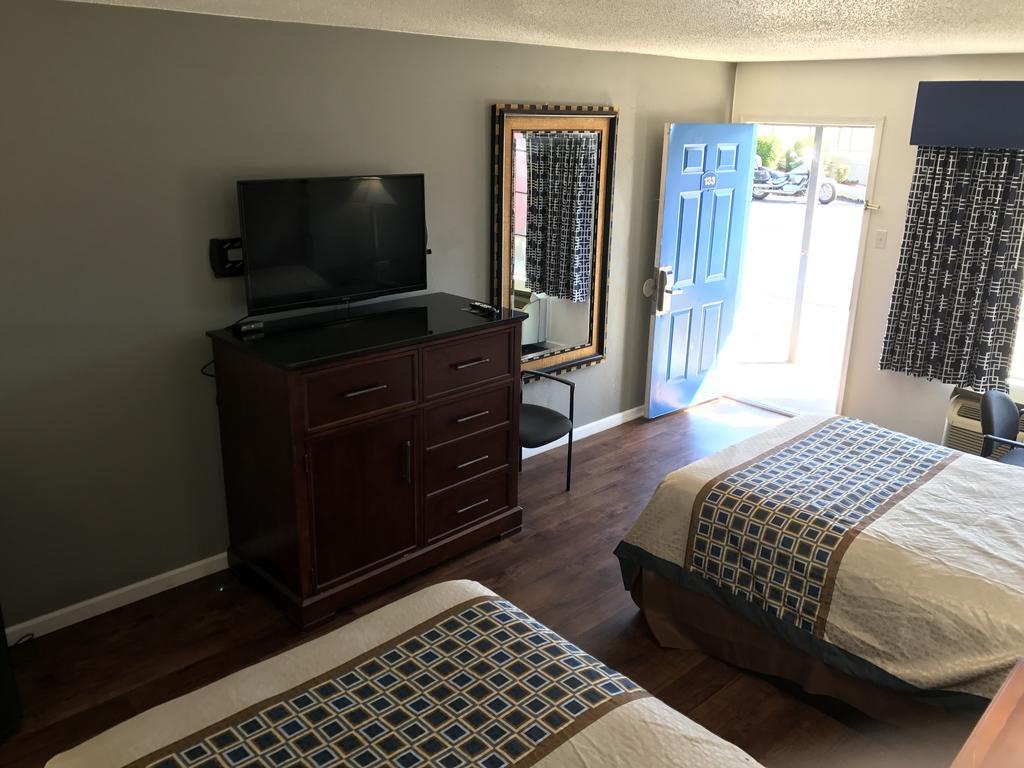 Americas Best Value Inn & Suites Russellville Exteriör bild