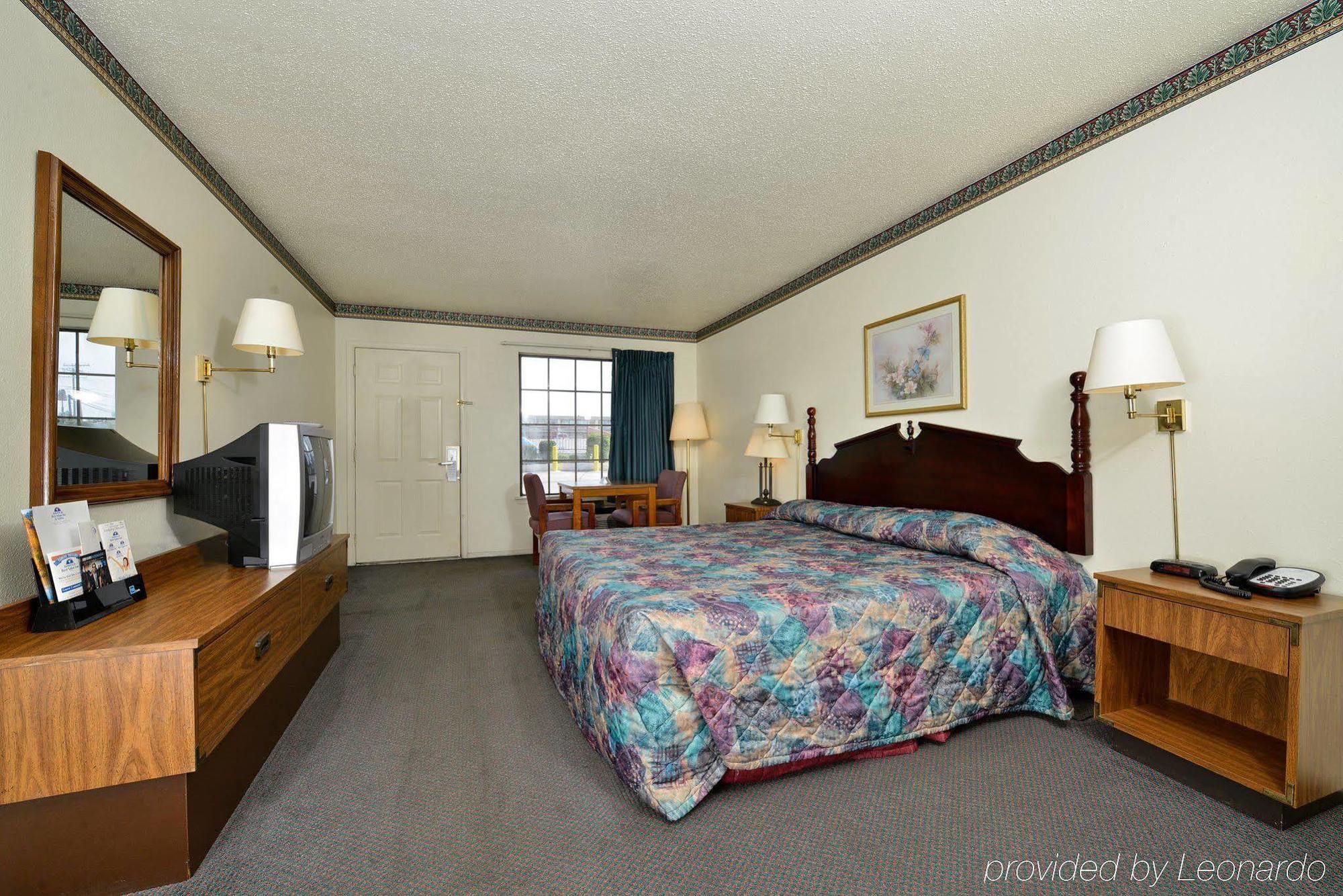 Americas Best Value Inn & Suites Russellville Exteriör bild