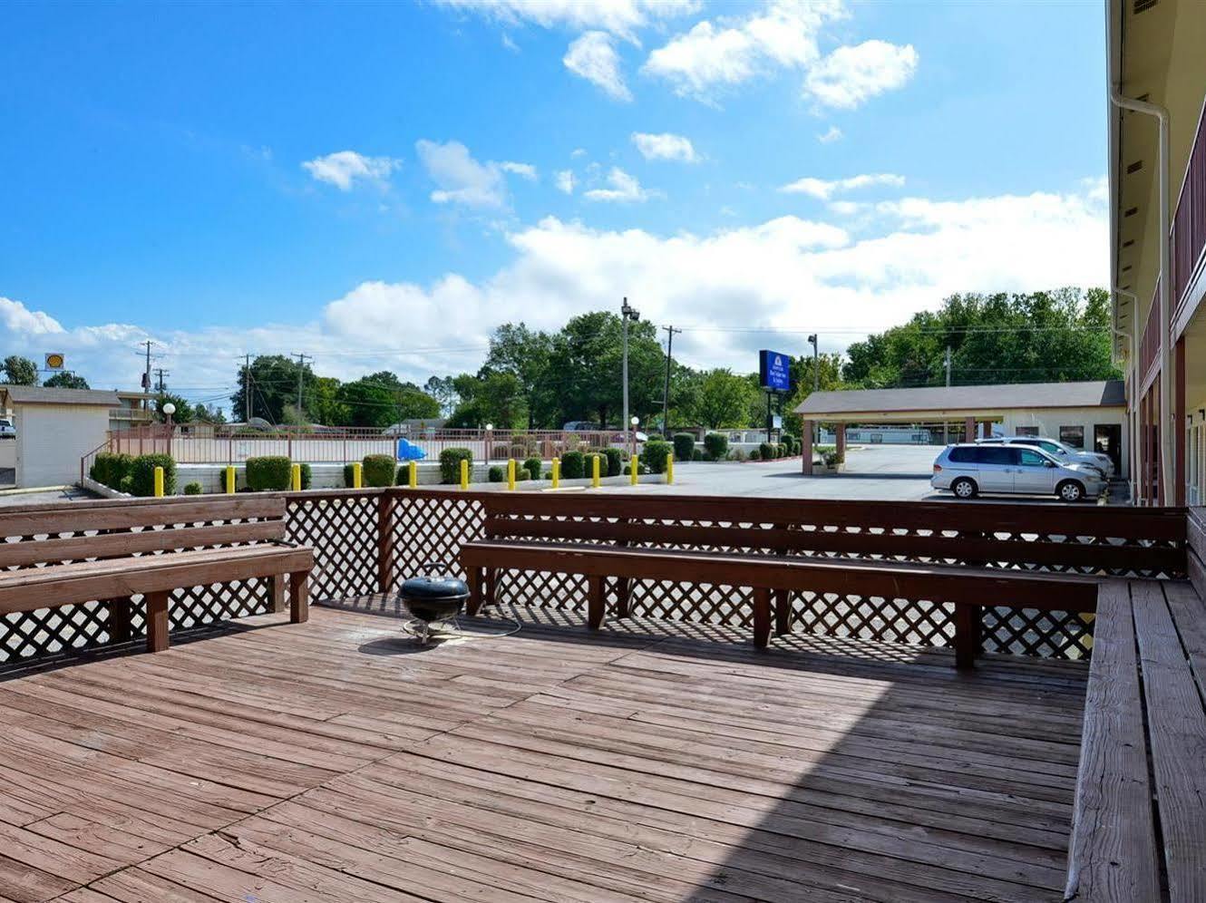 Americas Best Value Inn & Suites Russellville Exteriör bild