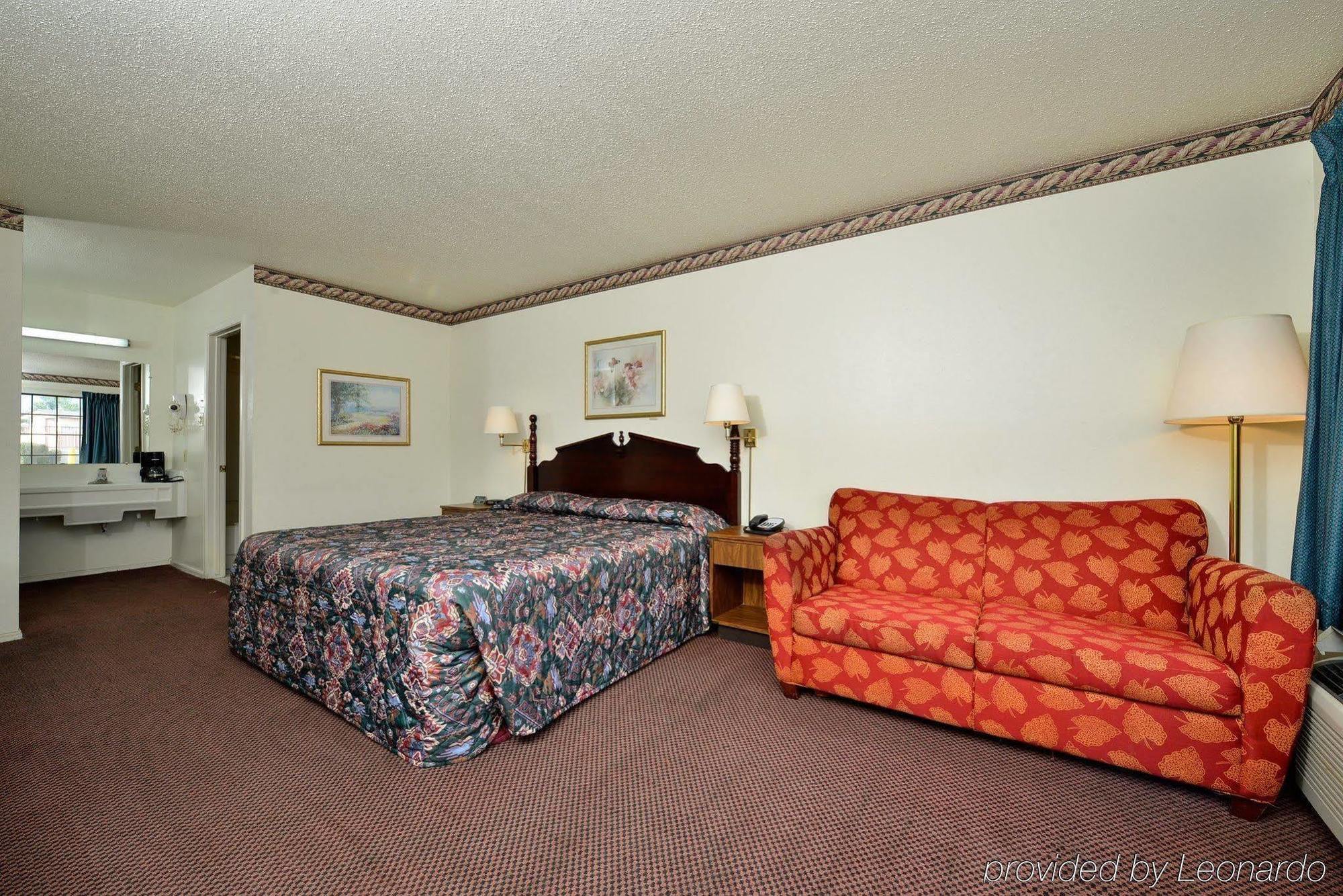 Americas Best Value Inn & Suites Russellville Exteriör bild