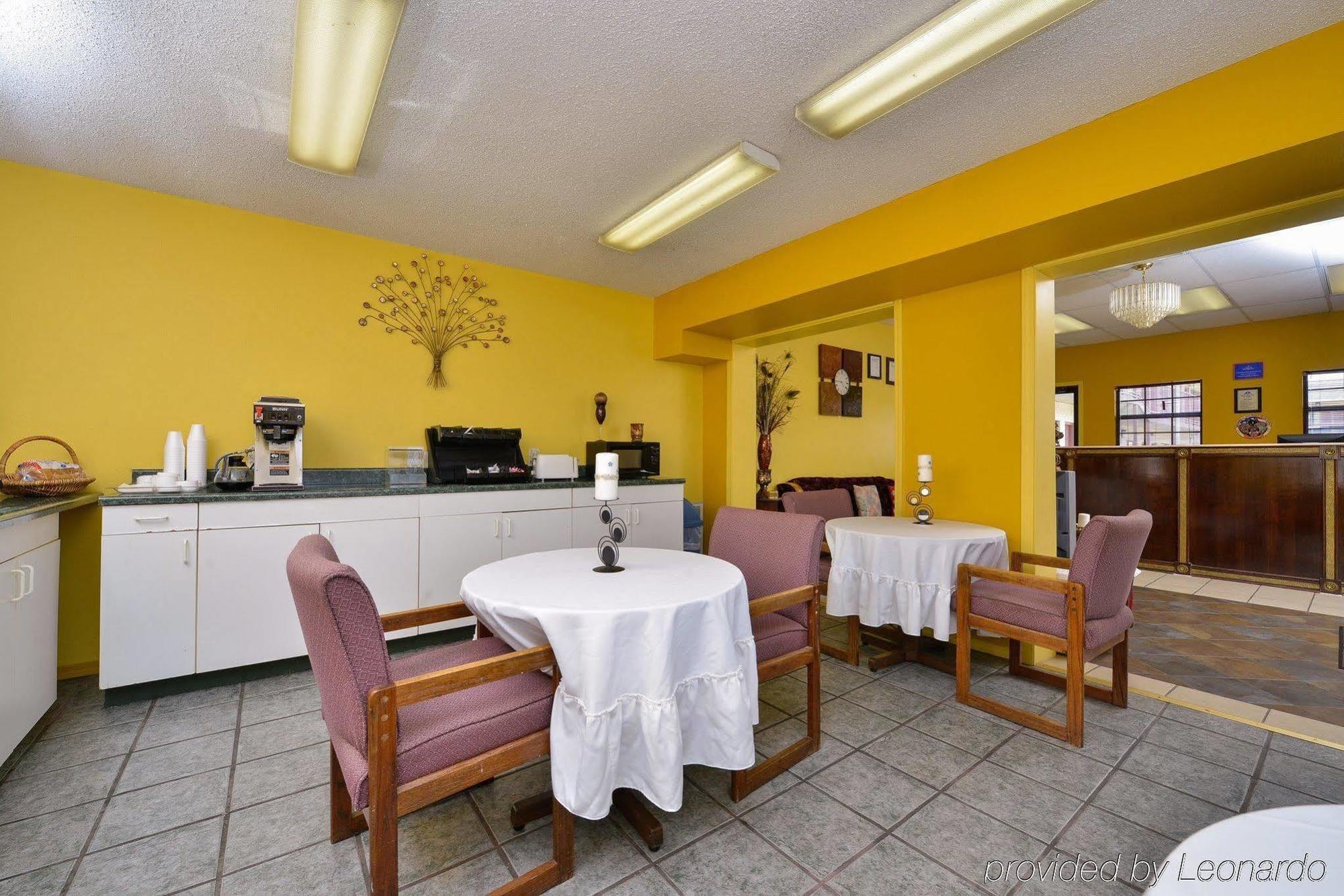 Americas Best Value Inn & Suites Russellville Exteriör bild